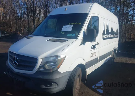 2017 Mercedes-Benz Sprinter 2500 Standard Roof V6 z USA, uszkodzony, nr VIN WD3PE7CD8HP512514
